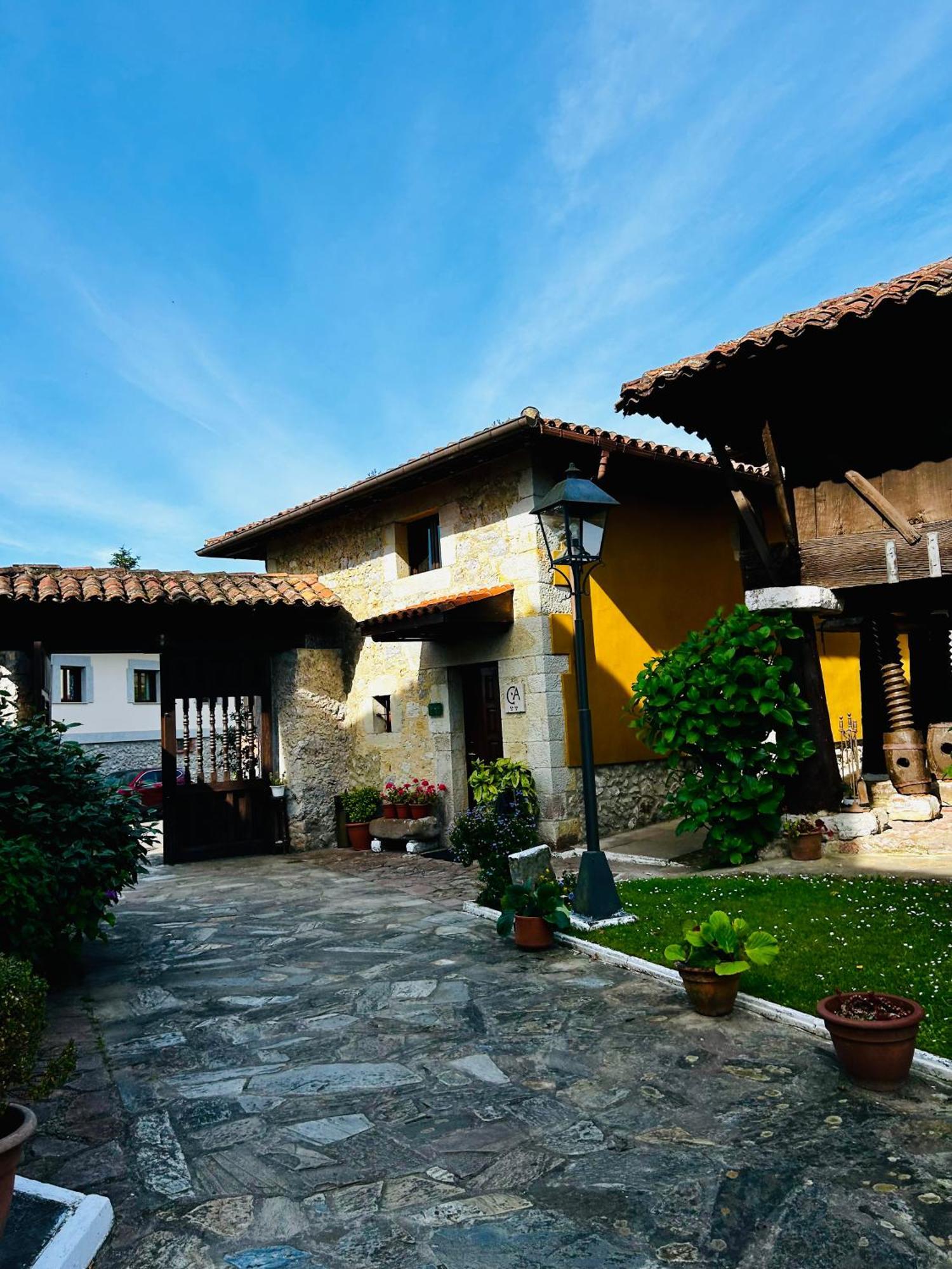 Apartamentos Rurales L'Arquera Llanes Extérieur photo